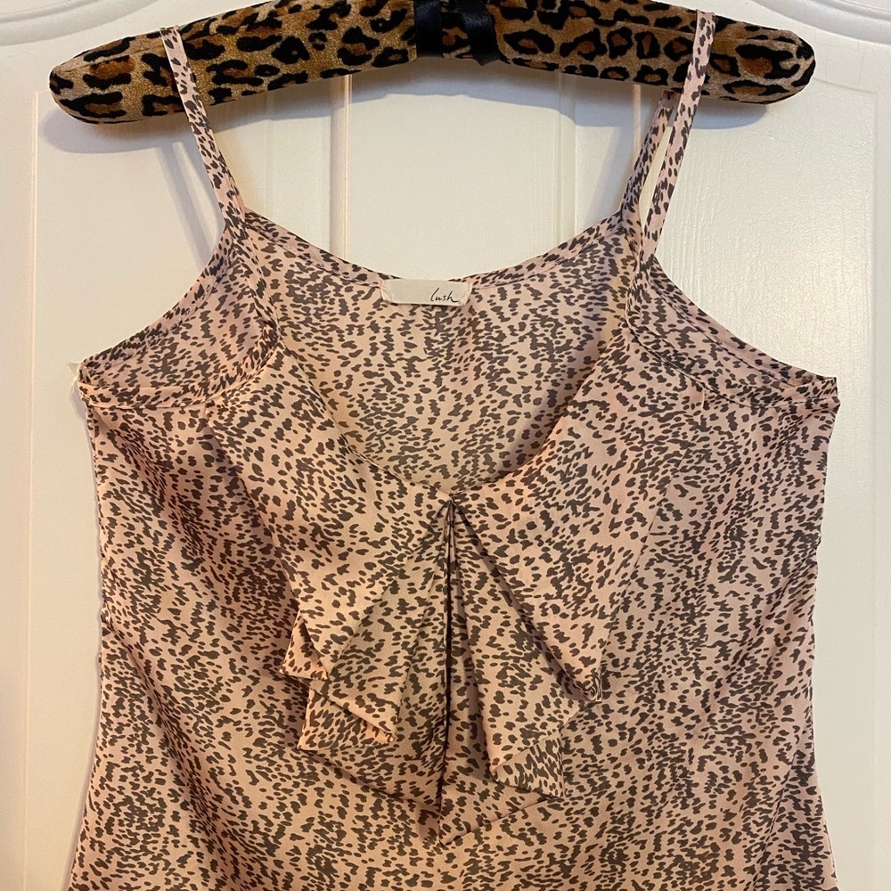 “LUSH” Neckline Ruffle Tank - Picture 4 of 13